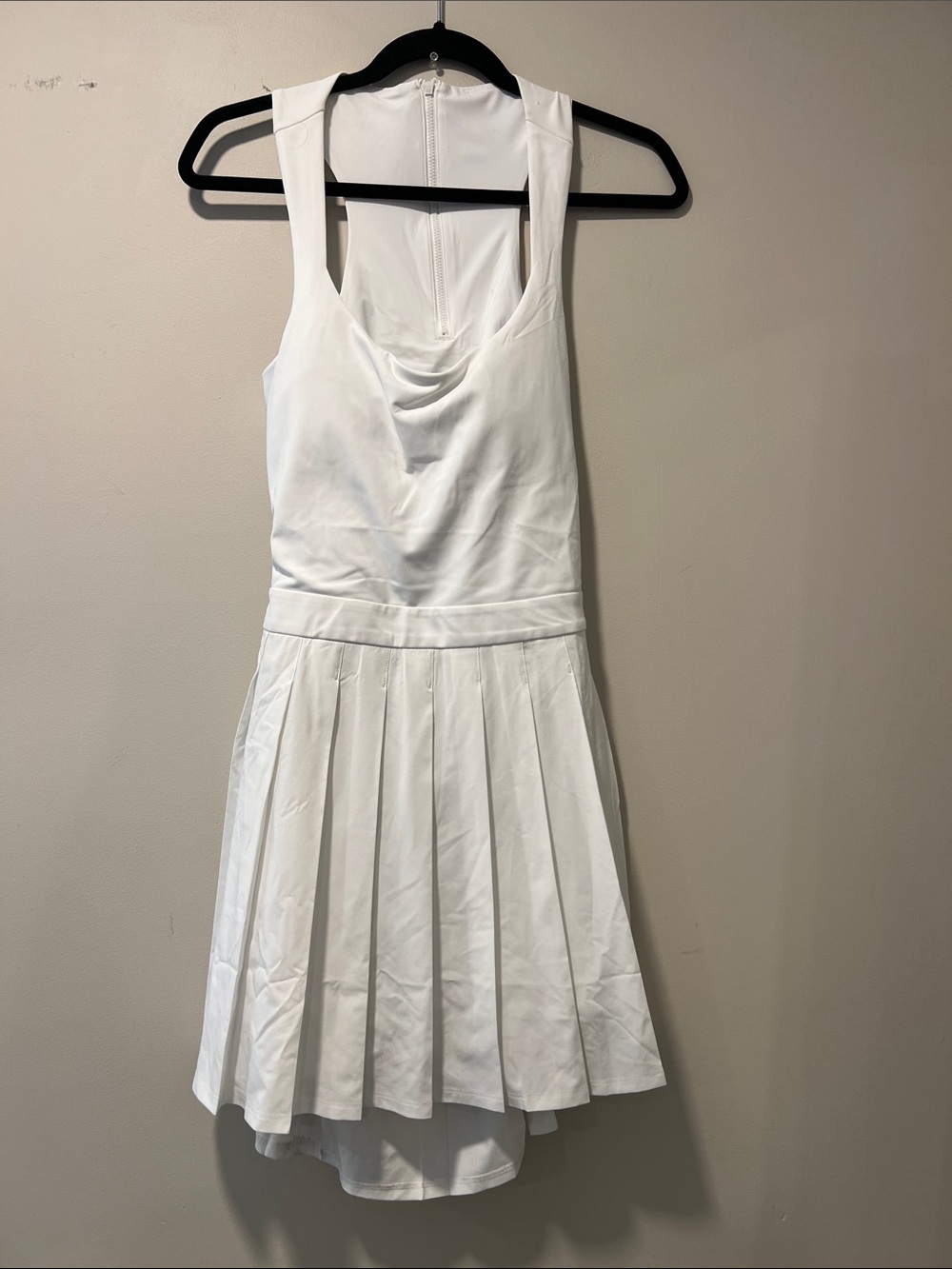 Vuori Performance Tennis Dress White Open Back Built-In Shorts Size Large DL1 - Picture 4 of 15